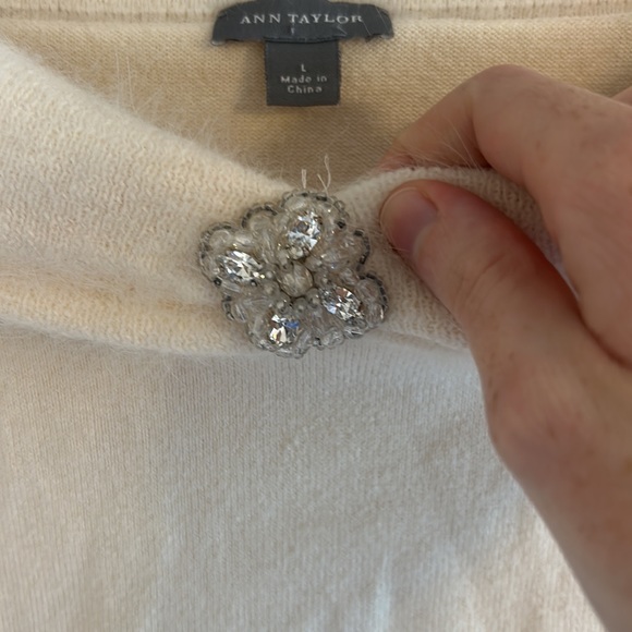 Ann Taylor silk and cashmere blend long sleeve cream size large sweater - Picture 3 of 7